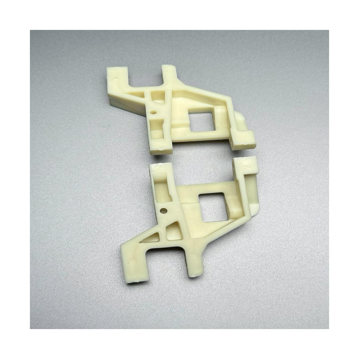 FanRC Front short arms, white for RC10 Stamp A
